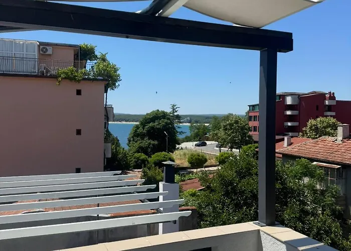 Apartment лилия 2 *